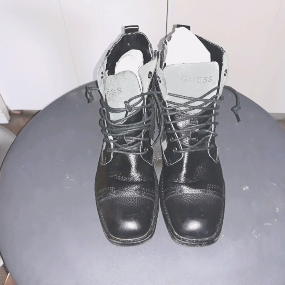 Guess boots